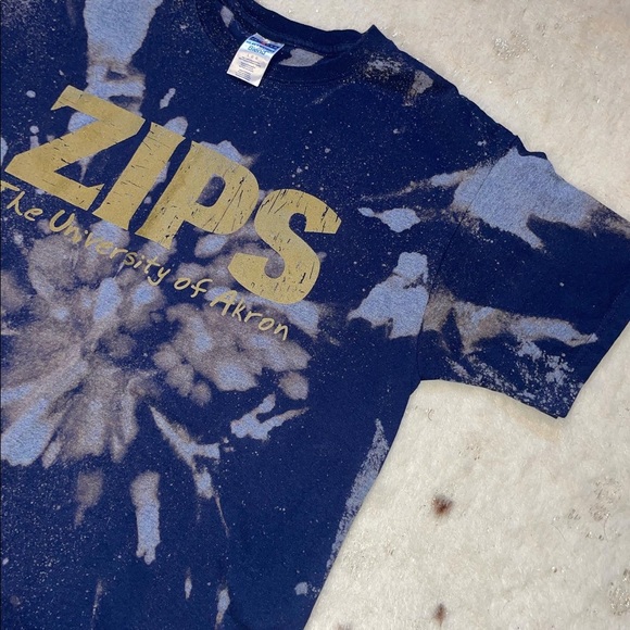 Akron University tee - Picture 7 of 8